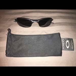 Men’s polarized Oakley sunglasses